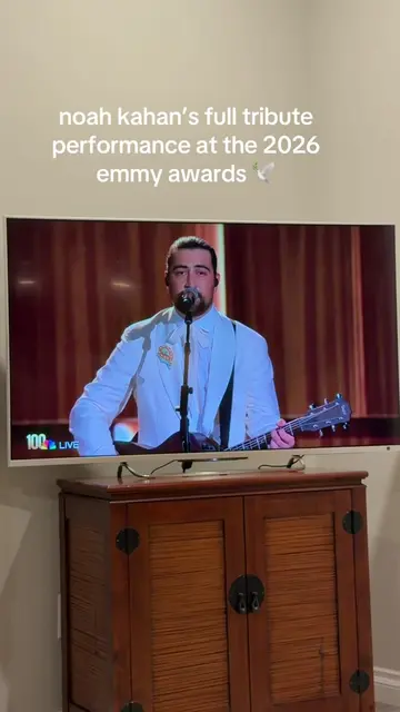 sorry for the shaky camera i was sobbing, wow what a beautiful performance 😭🕊️