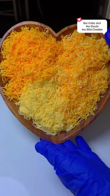 No matter what you call it, it's good! #macandcheese #triflingmacandcheese #dirt