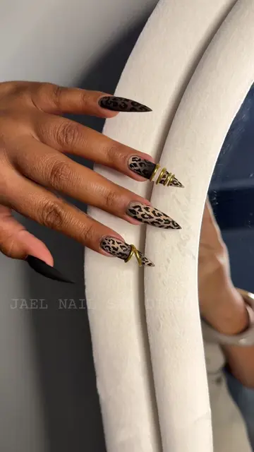 #elegantnail#elegan#blackwomen#nailartist#usa 🤎👑 Created by my own brand