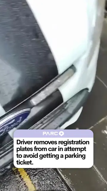 Anything to avoid a parking ticket 😭 This driver was spotted removing the regis