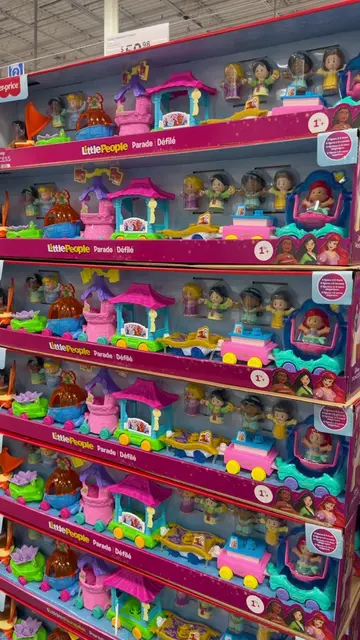 The Disney Princess Parade is back at Sam’s Club! 👑 @Sam’s Club <Sam’s Club par