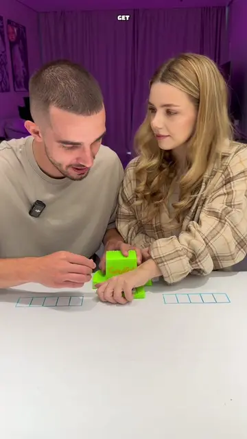 🔥🧩 Who can build the word faster? 😱 Two players, one word, and only one chanc