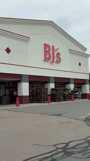 Back to our routine and a little extra time for me thanks to @BJ’s Wholesale Clu