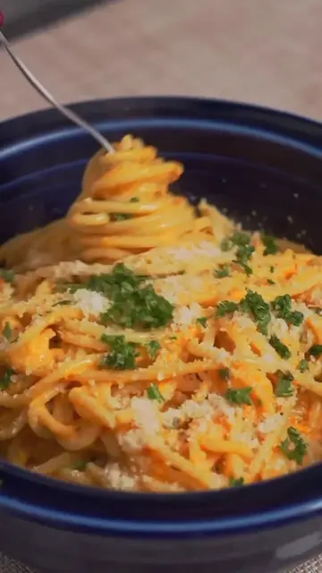 This creamy chicken pasta tastes like it came straight from a restaurant. Follow