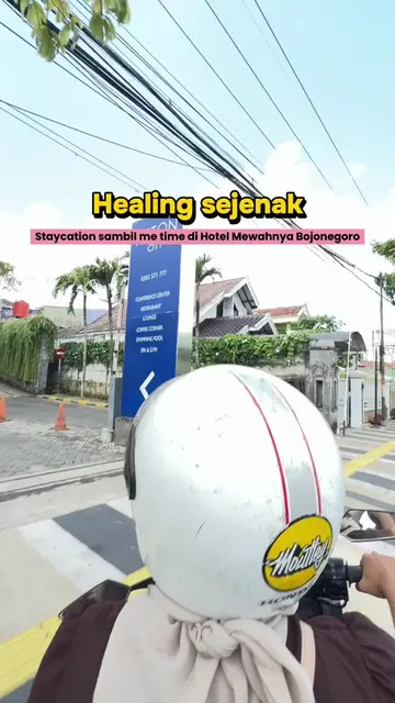 Gas dulu naik motor buat me time ke Aston hotel mewahnya Bojonegoro. Cobain deh 