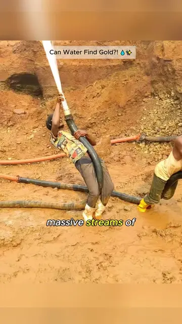 HowMinersExtractGoldWithWater💦⛏️ #GoldMining#GoldRush#MiningProcess#AmazingTech