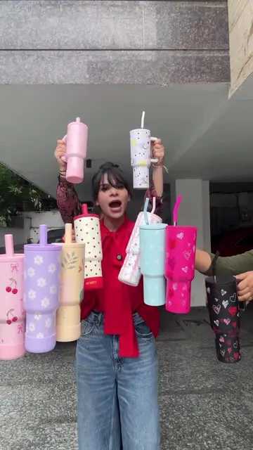 Choose your hydration buddy, your way. 🥤✨ Whether you prefer a classic straw or