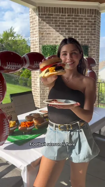 #KraftPartner Game day made easy with melty Kraft Singles cheeseburgers 🏈🍔 The