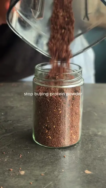 RECIPE BELOW 👇  Make your own protein powder at home with just 6 wholefood ingr
