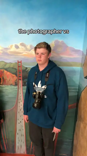 the photographer vs the photos 🫢 #photographer #photoshoot #creativephotography