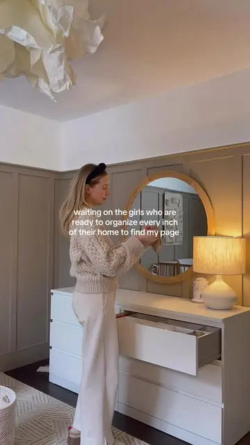 you’ve found your corner of the internet 👋🏻 🧺 🫧 🕯️ 