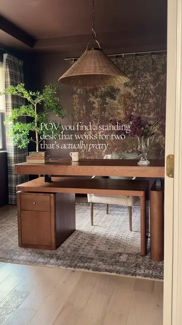 Proof that a standing desk can actually be pretty 🙌🏻 This 360° standing desk f