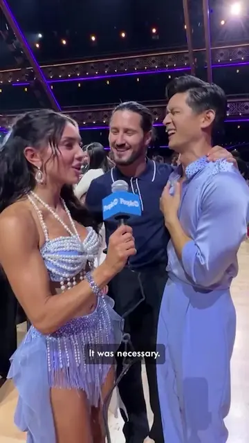 #ValChmerkovskiy couldn’t resist teasing wife #JennaJohnson and #HarryShumJr abo