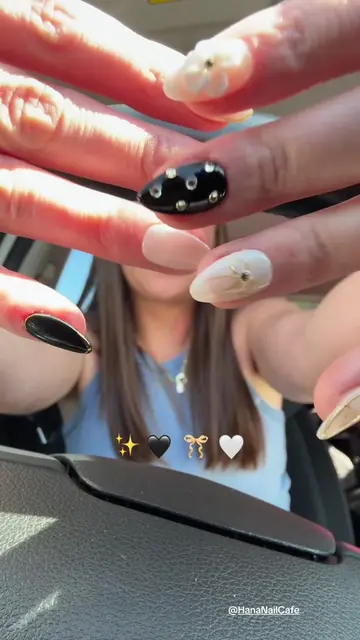 Obsessed with my new fall set! ✨🖤🤍 #manicure #nailtrends #fallnails #nailinspo