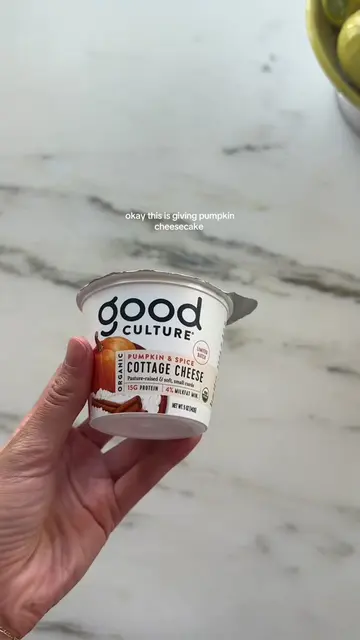 This with simple mills honey cinnamon sweet thins @good culture  #cottagecheese 