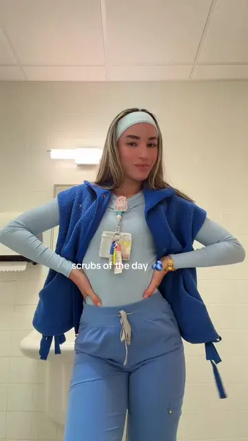 #nurse #scrubs #nursesoftiktok #vest #nursetok 