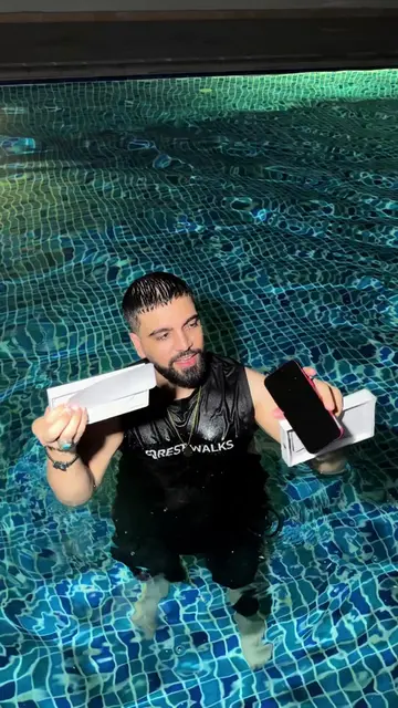 18 Pro Max 🍒 in water 💦😱#sk #ipoint #iphone18 #fyp #viral 