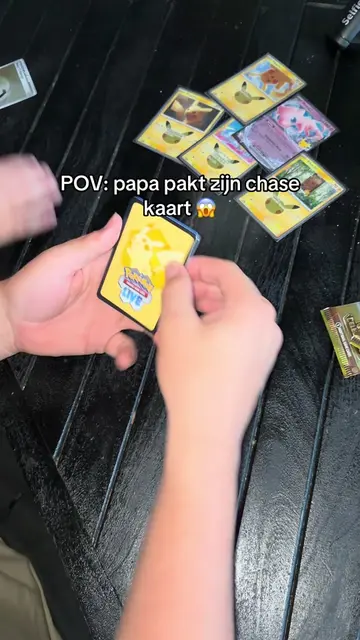 Papa pakt kiest 1 pakje en pakt zijn chase kaart 😱🔥  #bighit #chasecard #pokem