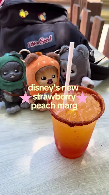 trying disneys new strawberry peach marg😛they added this along with a bunch of 