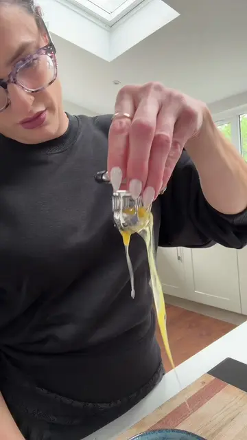 Never buying cheap again #kitchengadget #egg 