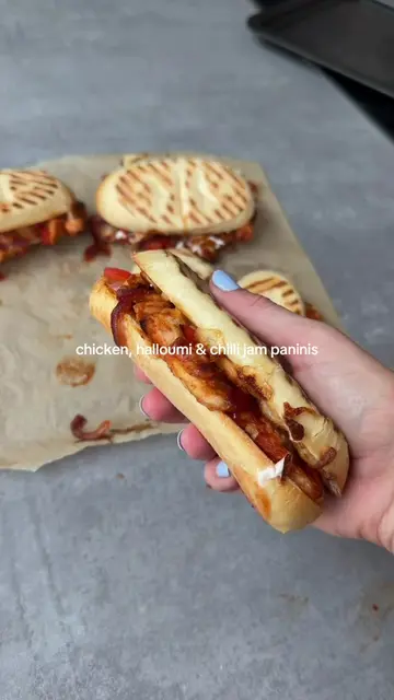 I love thinking about what I’d have on the menu if I ran a café 🤣 these would d