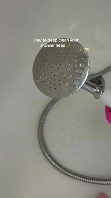 How to deep clean your shower head ✨ #cleaninghacks #CleanTok #cleaningmotivaton