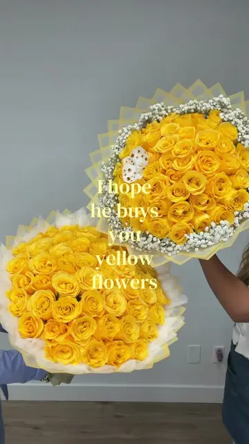 This is your reminder to buy her yellow flowers! 🌼🌻💛 #yellowflower #yellowflo