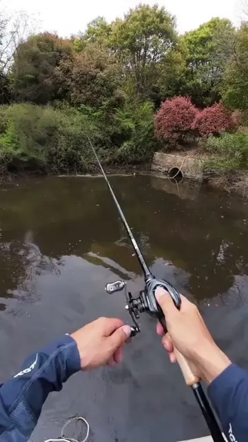 Lure snagged? Don’t cut the line just yet. 🎣 Remove the reel, let the rod slide