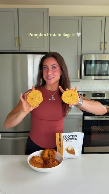 PUMPKIN PROTEIN BAGELS 🧡🥯 made with @Clean Simple Eats Pumpkin Pie Protein! ma