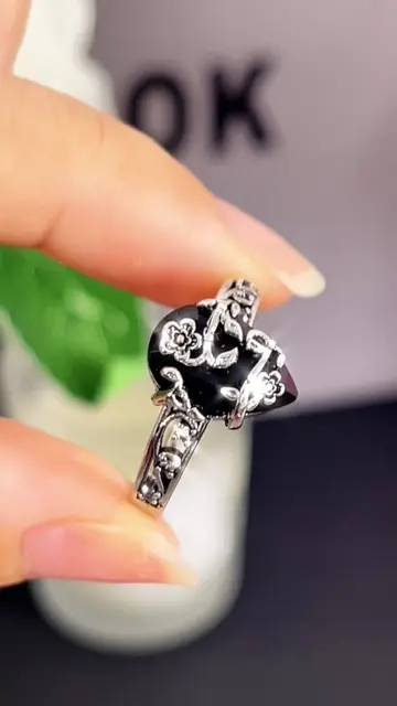 Black responds only to those ready for change. ✨🖤🧙🏻‍♀️#WeeklyDeals #ring #obs