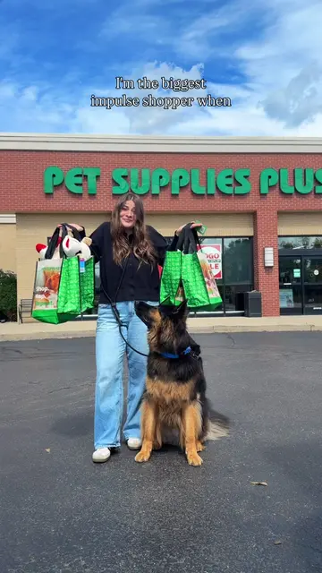 I’m trying to be a responsible dog mom and actually stick to a shopping list 😂�