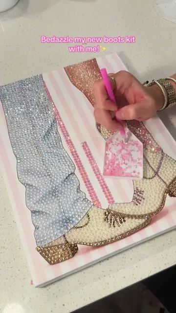 New drop it out!! Including this new boots kit!💗 #bedazzling #diamondart #Small