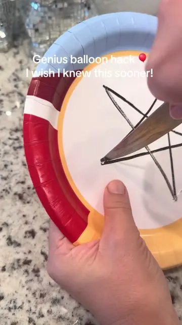 Genius party hack for kids 🎈 #balloons #partyhack #hacklife #momtip #party 
