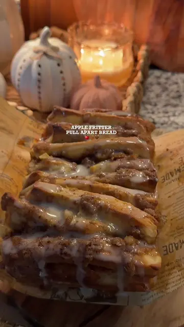 Apple fritter pull-apart bread 🍎🤎 buttery cinnamon layers, warm apples & maple