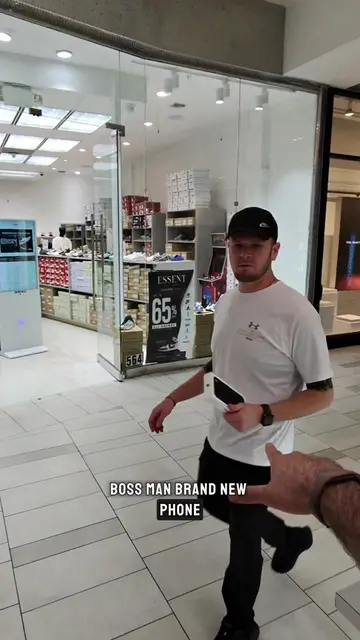 The First One Escaped… The Second Wasn’t So Lucky 😂 #iphonerepair #salesman #fy