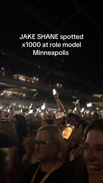 HELPPP @Jake Shane @tucker #rolemodel #jakeshane #concert #tour #minneapolis 