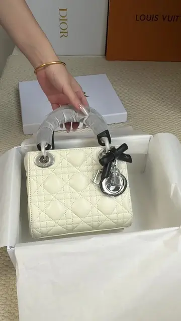 #fashionbags #luxurybags #handbag #dior #diorbag 