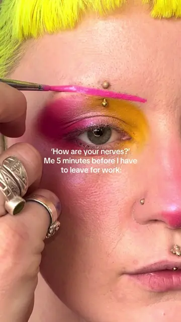 Didn’t film anything yesterday so here’s another graphic liner video 💖💖💖 Usin