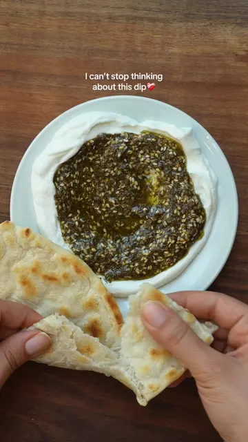 I could eat this labneh honey za’atar dip with homemade saj bread everyday🥲 Lin