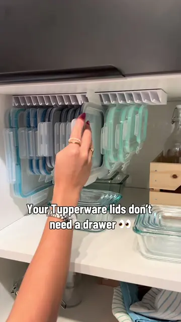 Be honest… do you organize your Tupperware lids or just shut the cabinet and hop