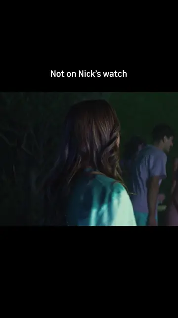 A busy night for Nick. 🎥: #CulpaMia