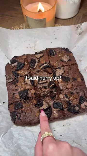 Oreo  Fudge Brownies Ingredients: * 200g dark chocolate * 120g unsalted butter *