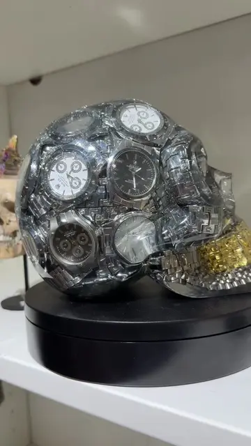 One of the wildest things I spotted at the Denver Gem Show: a lucite skull fille