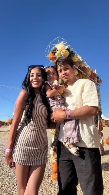 Lomls 🥹🧑‍🧑‍🧒🎃 #pumpkinpatch #fypシ゚viral #family #foryoupage 