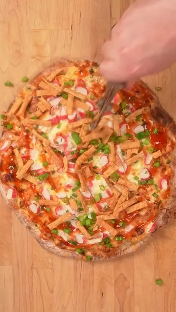 🦀🍕 CRAB RANGOON PIZZA 🍕🦀. After that Peanut Chicken we thought we lost you b