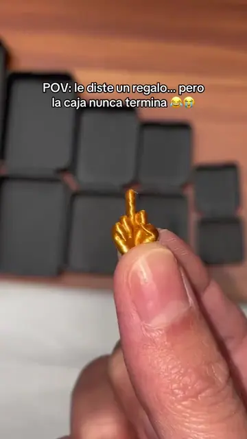 #giftprank #regalopai #sorpresadivertida #momentogracioso #viral