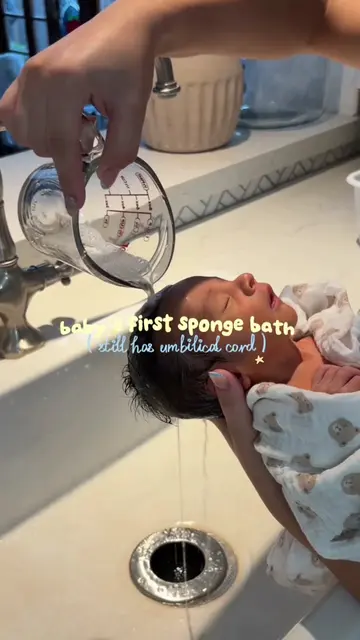 Levi still has his umbilical cord so sponge bath it is! 🫧🧼🩵 #spongebath #baby