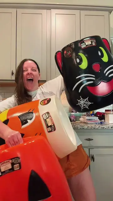 Found them! After hunting for years!!!, the Mr. Halloween  candy blow molds are 