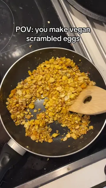 soja joghurt macht alles besser🙏 #pov #scrambled #tofu #plantbased #fyp 