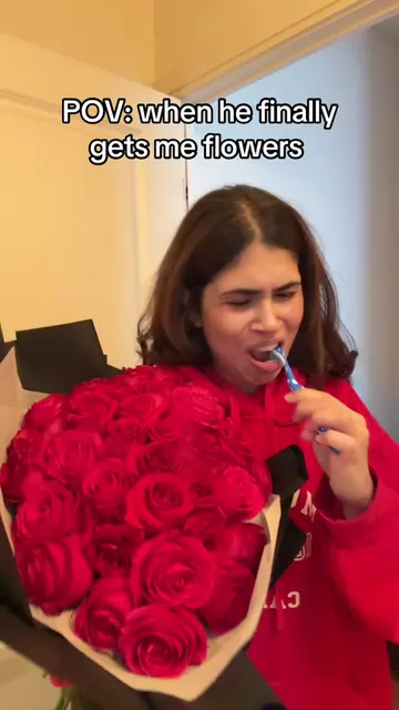 AISA HE HAI #relatable #flowers #trend #fyp #zoya 